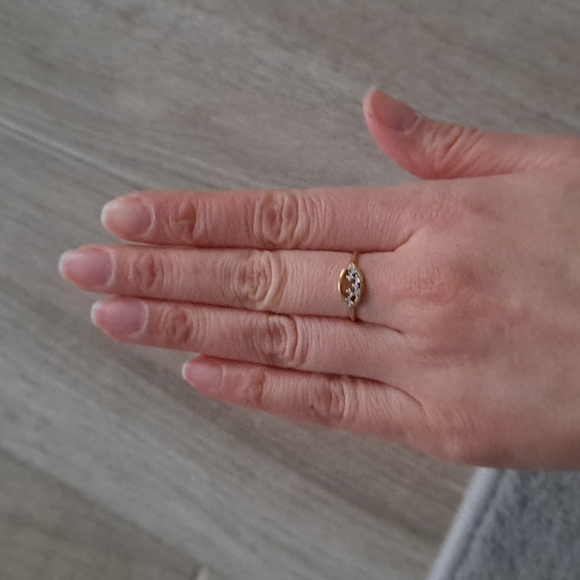 Bony Levy 18K gold and diamond stacking ring - Picture 11 of 16